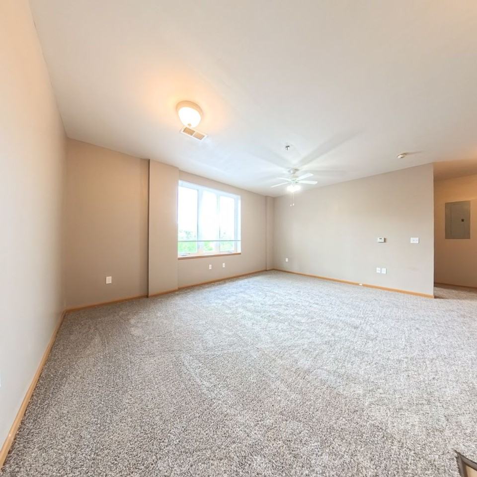 Chaumiere Place Apartments - Photo 4 of 29