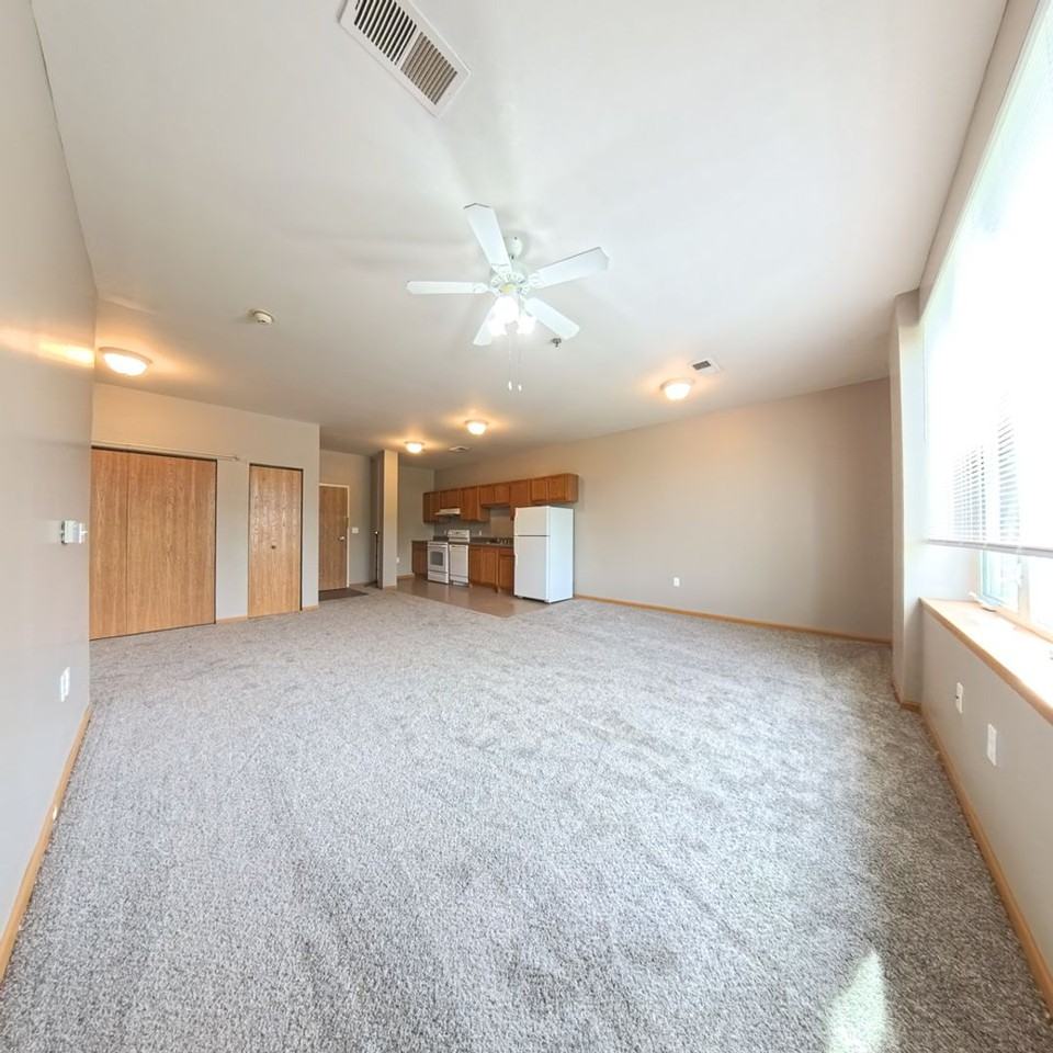 Chaumiere Place Apartments - Photo 6 of 29