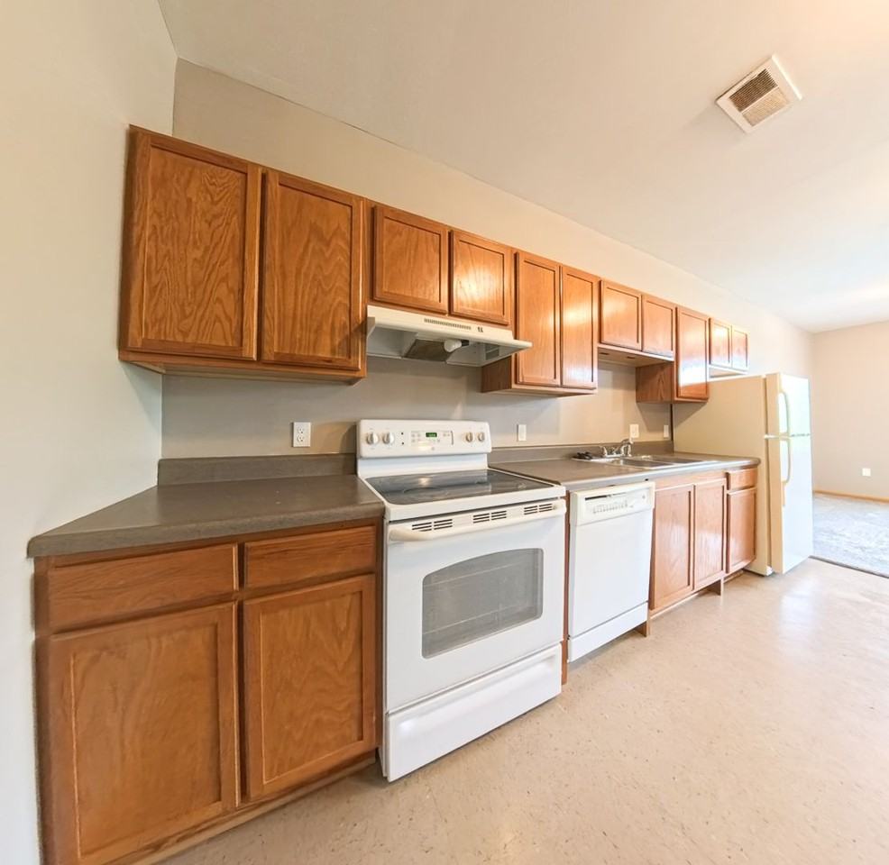 Chaumiere Place Apartments - Photo 7 of 29