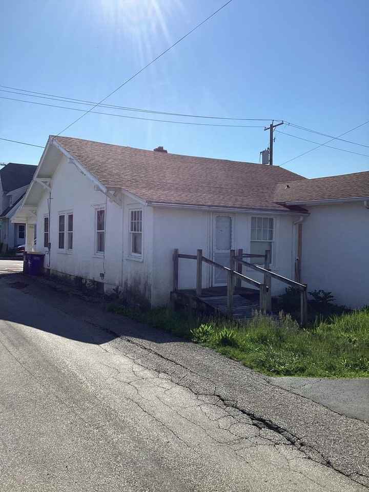 24 N Diamond St - Photo 2 of 6