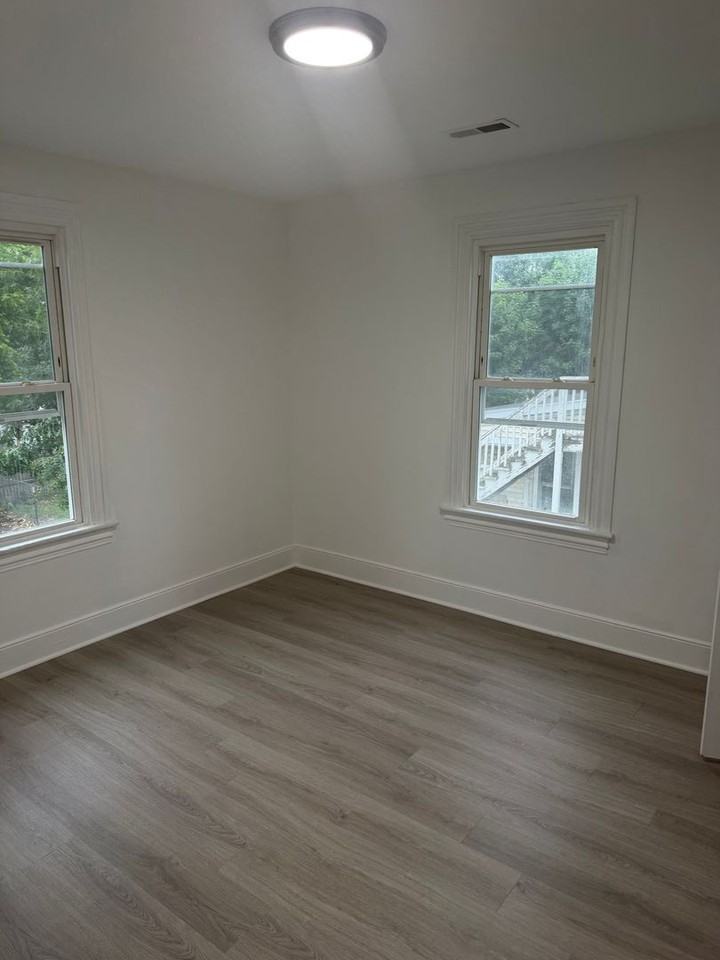 322 F St - Photo 6 of 13