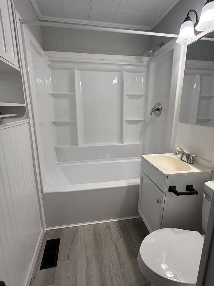 725 S Luick Ave - Photo 4 of 8