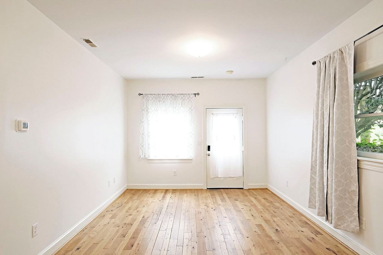 1201 Poplar St #B - Photo 2 of 12