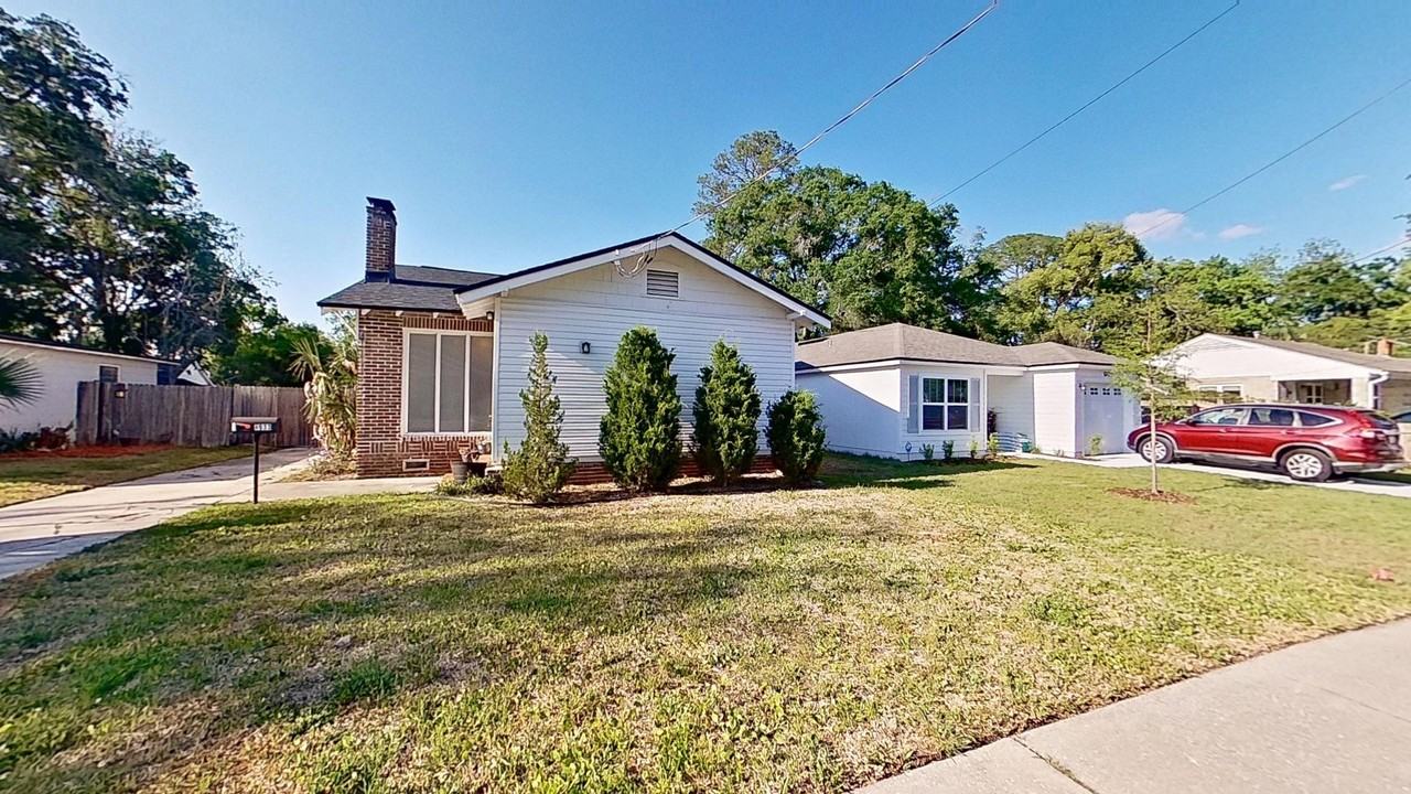 4633 Kingsbury St - Photo 6 of 34