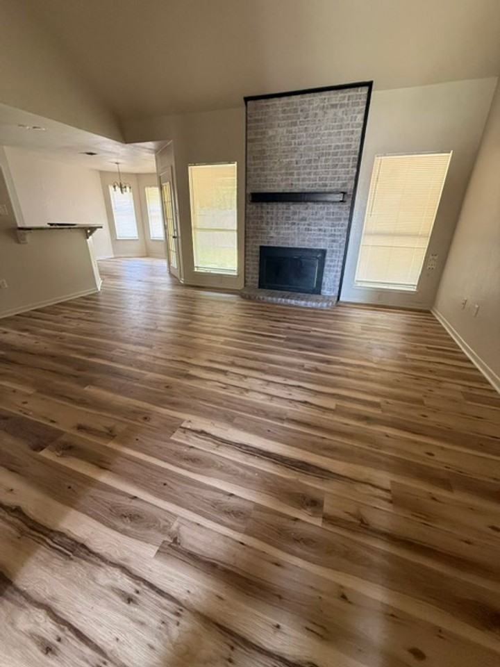 3933 Wake Forest Ln - Photo 3 of 18