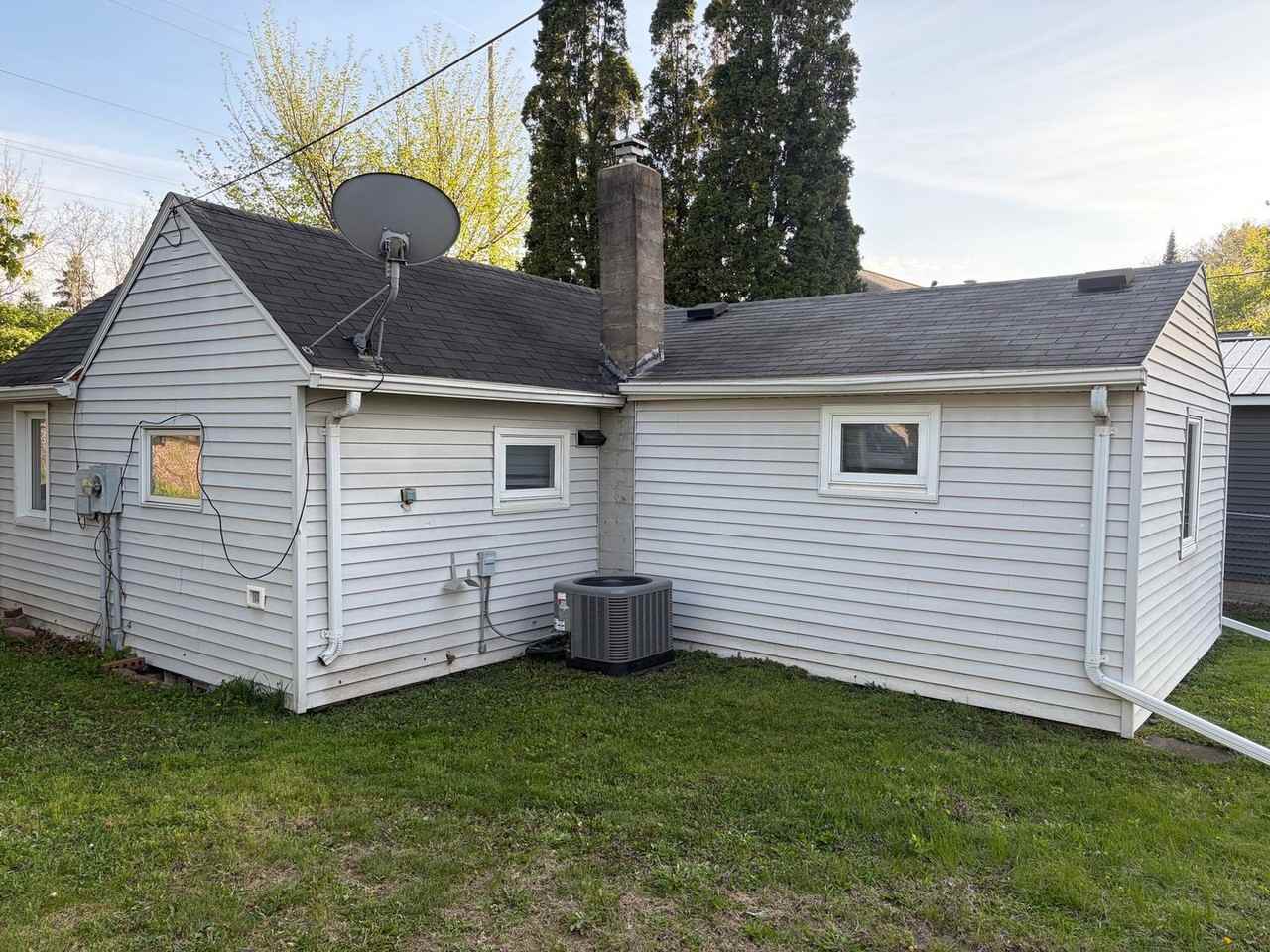 1513 2nd St Ne - Photo 4 of 19