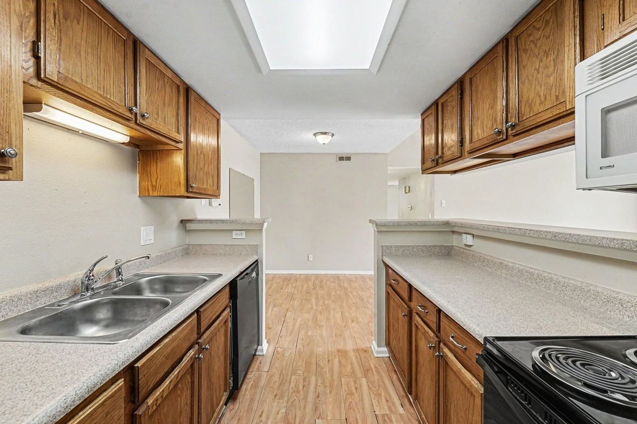 902 S Walden St #208 - Photo 6 of 23