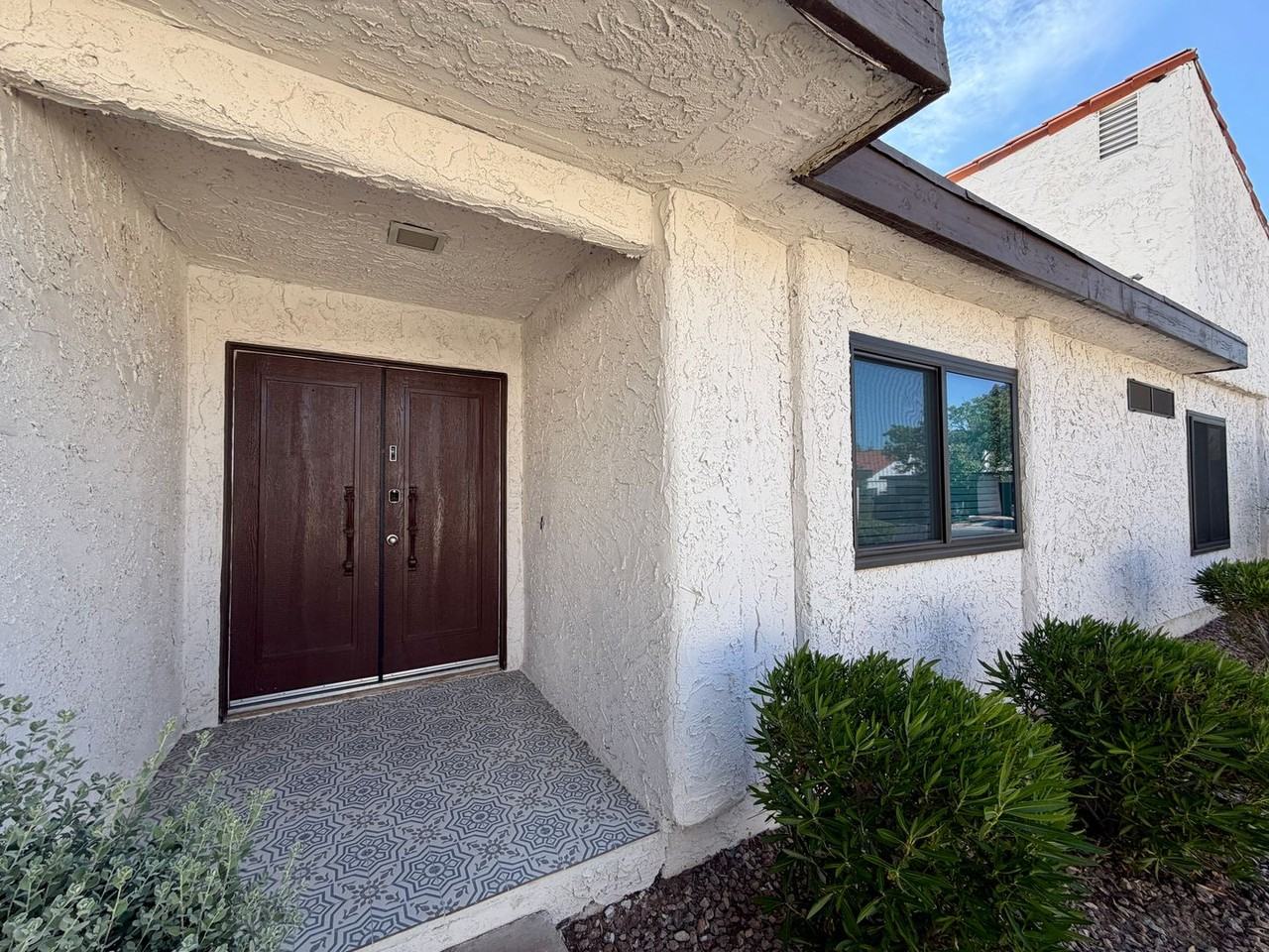 3142 Espanol Dr - Photo 2 of 13