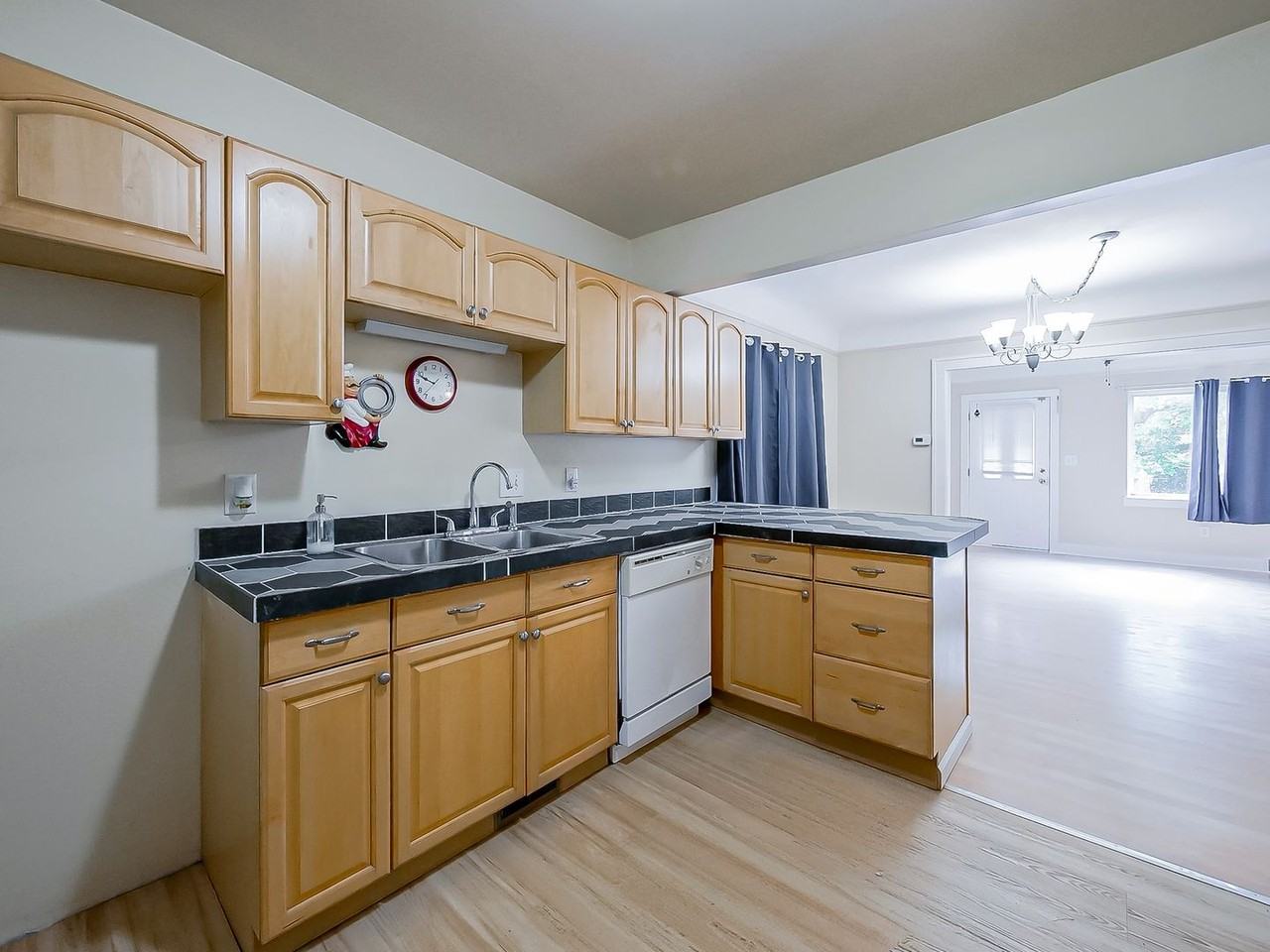 358 S Marshall St - Photo 2 of 41
