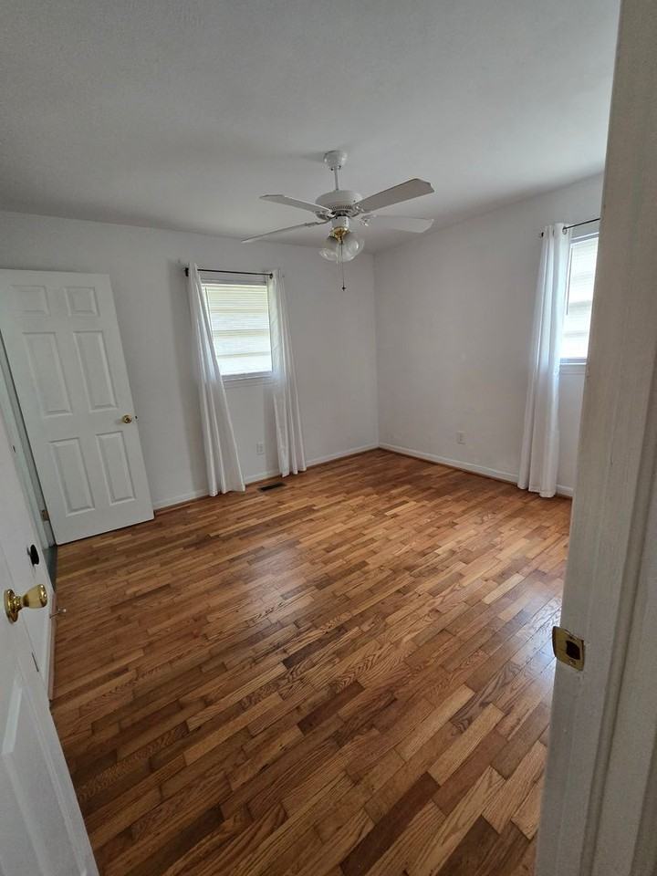 3120 Phillies Cir - Photo 2 of 15