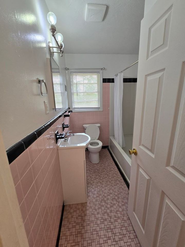3120 Phillies Cir - Photo 7 of 15