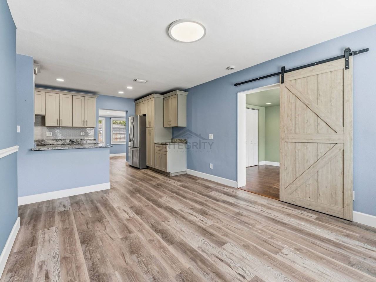 4746 W Anita Blvd - Photo 5 of 37