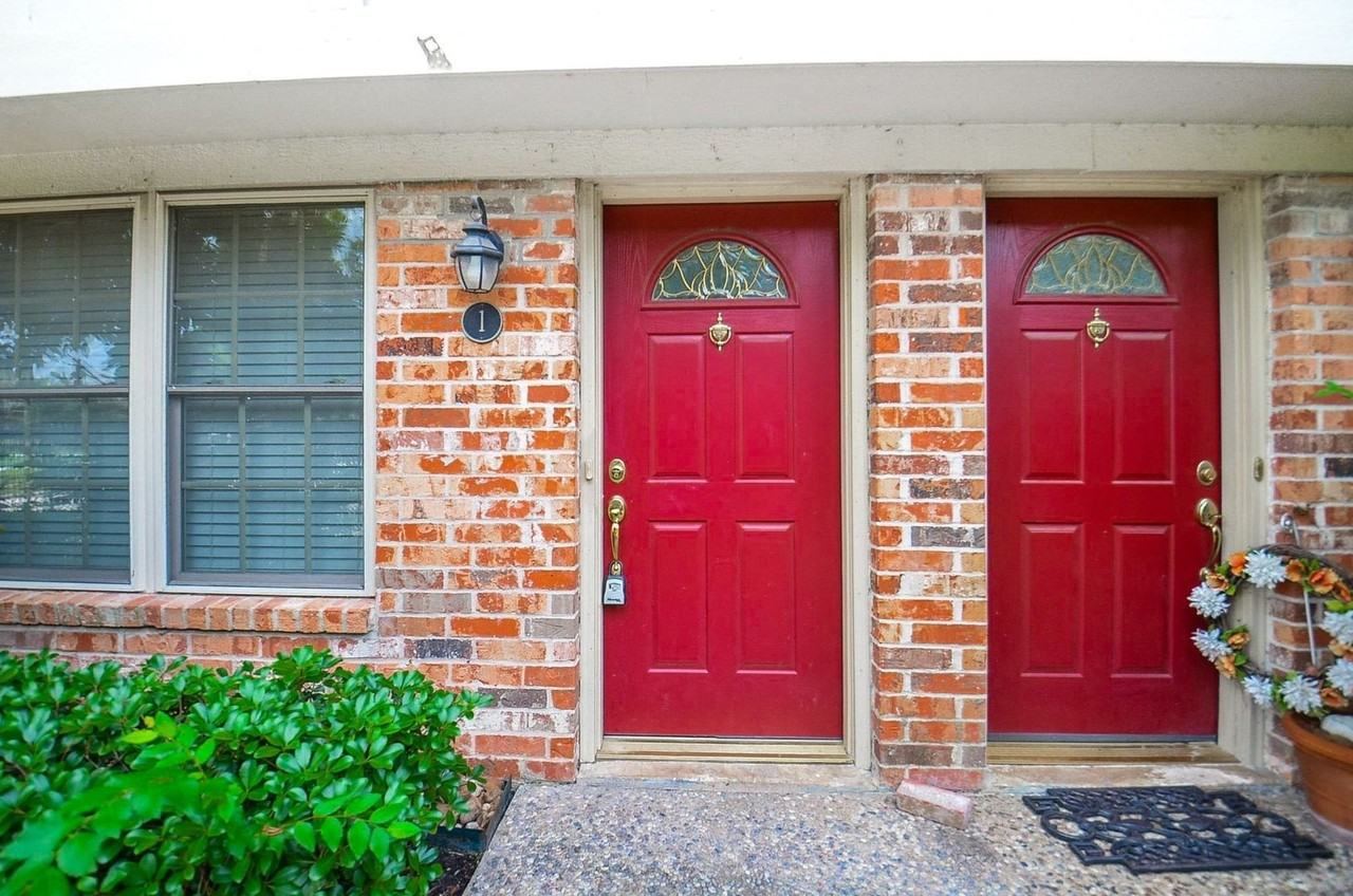 515 Tallowood Rd - Photo 3 of 18