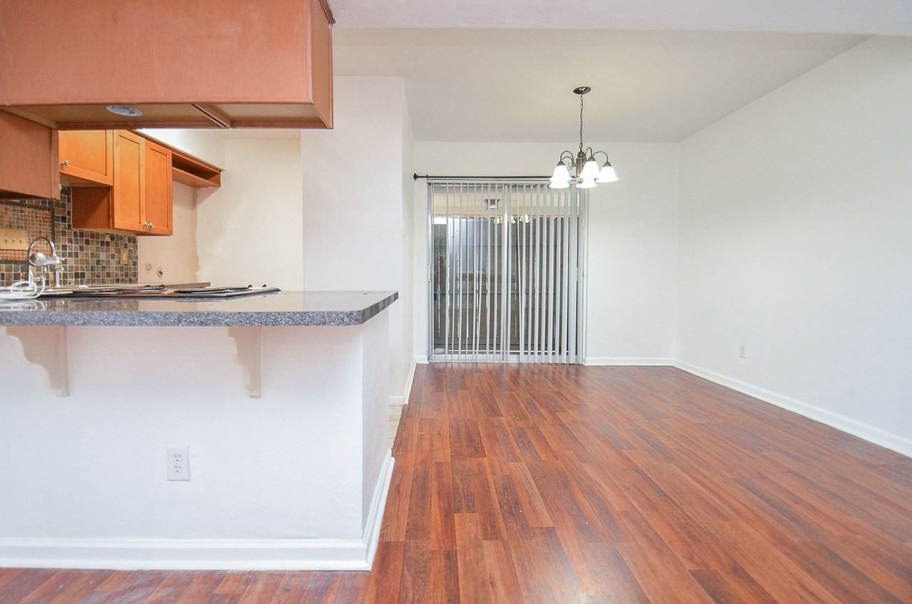 515 Tallowood Rd - Photo 7 of 18