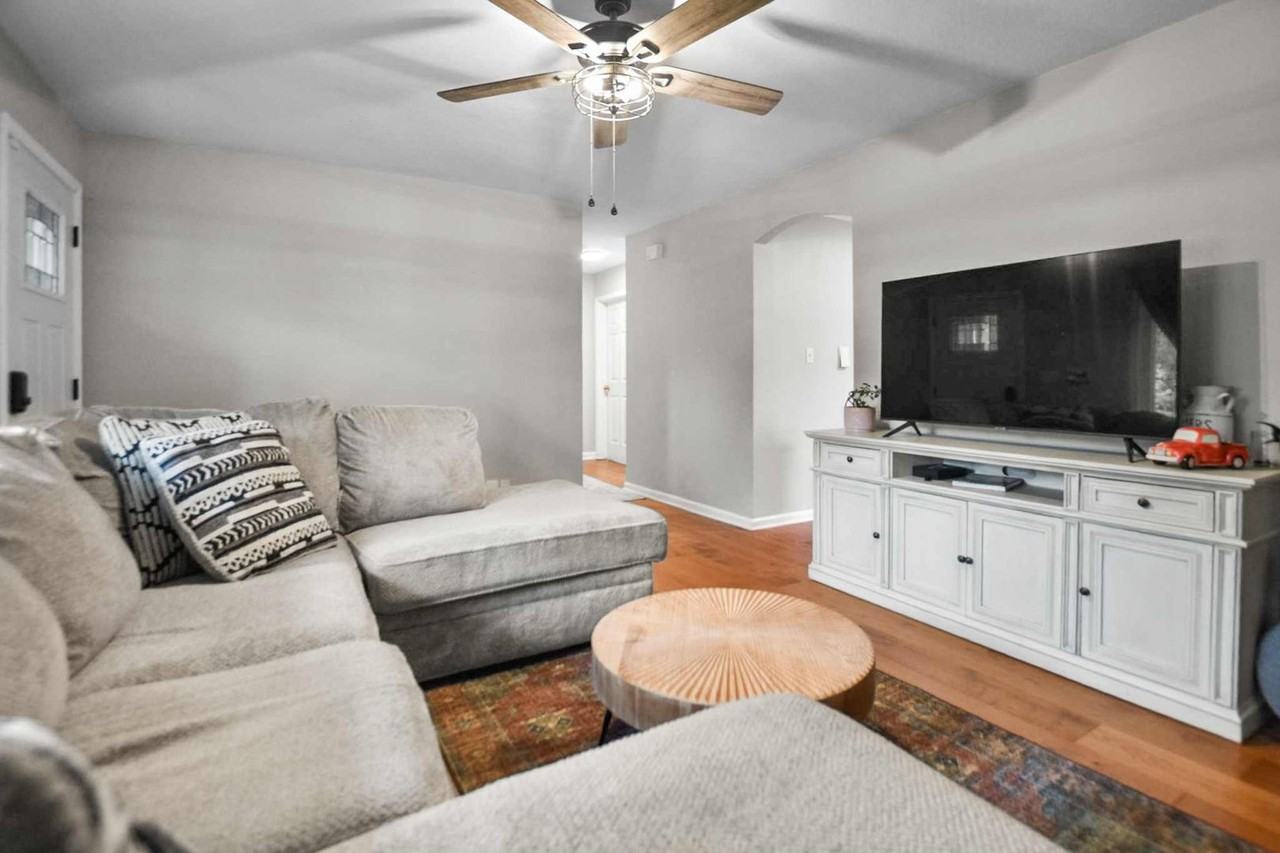 1118 Britton Springs Rd - Photo 2 of 16