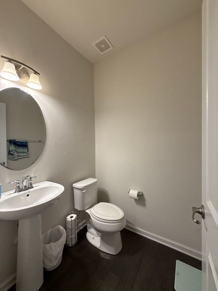 1524 Scarbrough Cir Sw - Photo 5 of 32