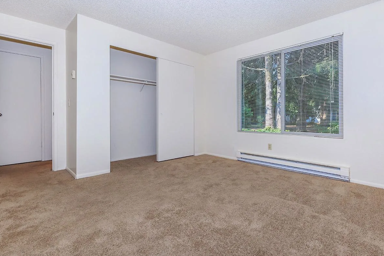 Abalon Pointe - Photo 5 of 6