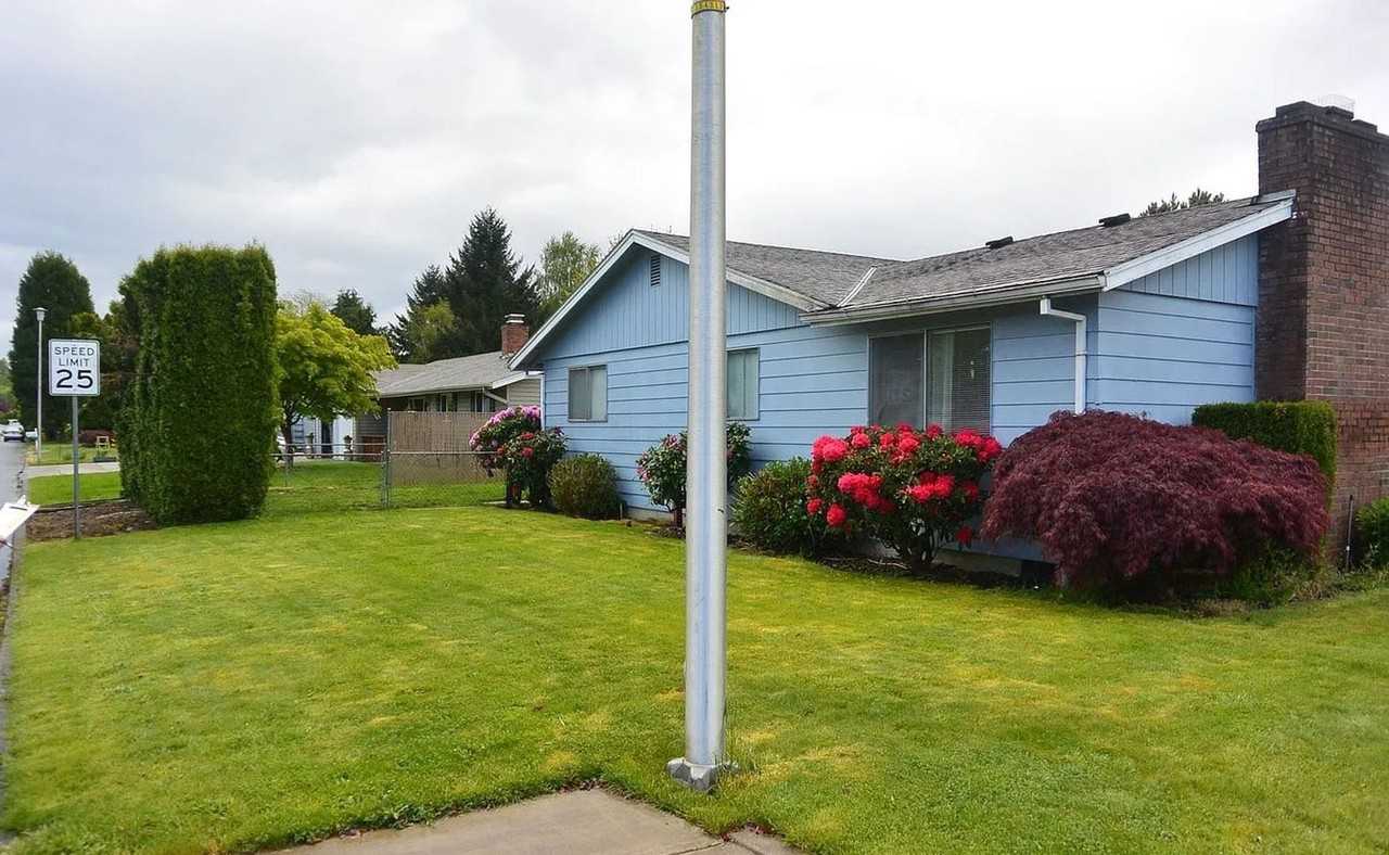 1105 N Parkway Ave - Photo 2 of 23