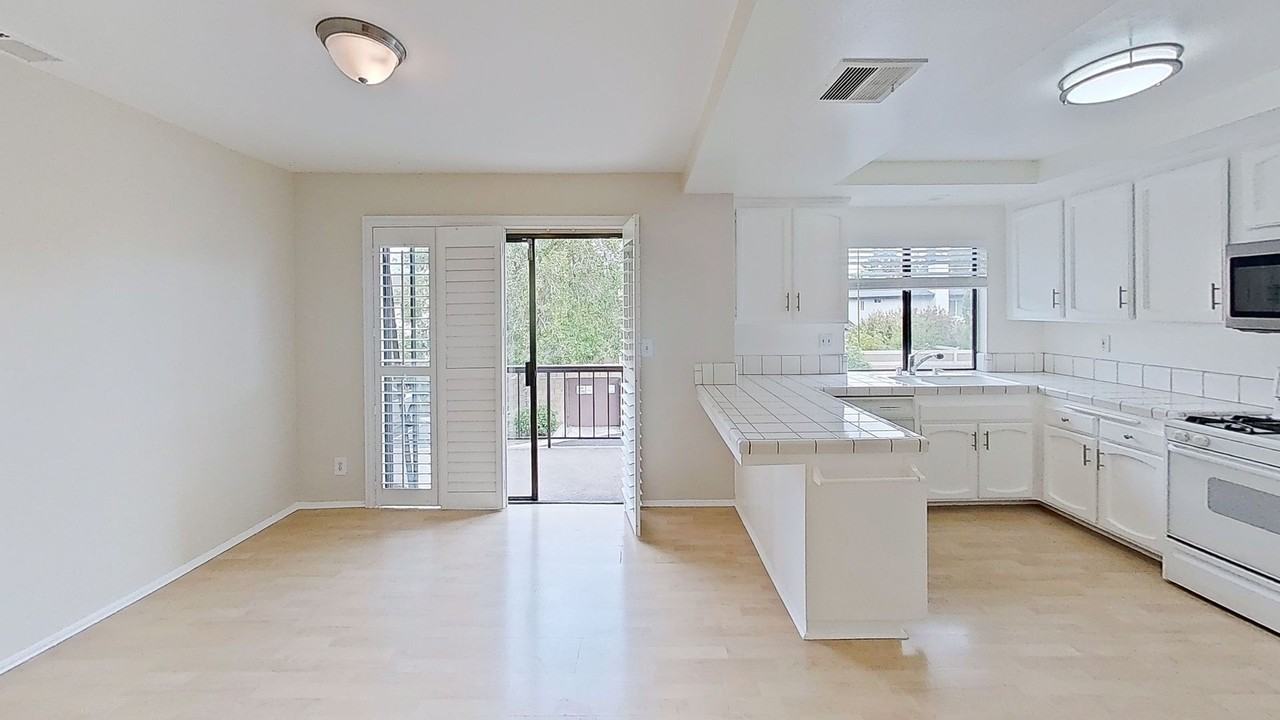 22525 Sherman Way #807 - Photo 6 of 23
