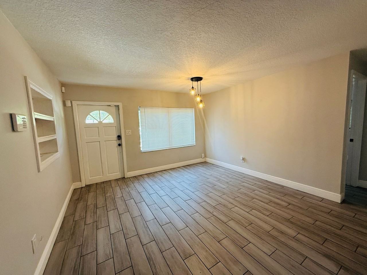 4203 E Yukon St - Photo 4 of 35