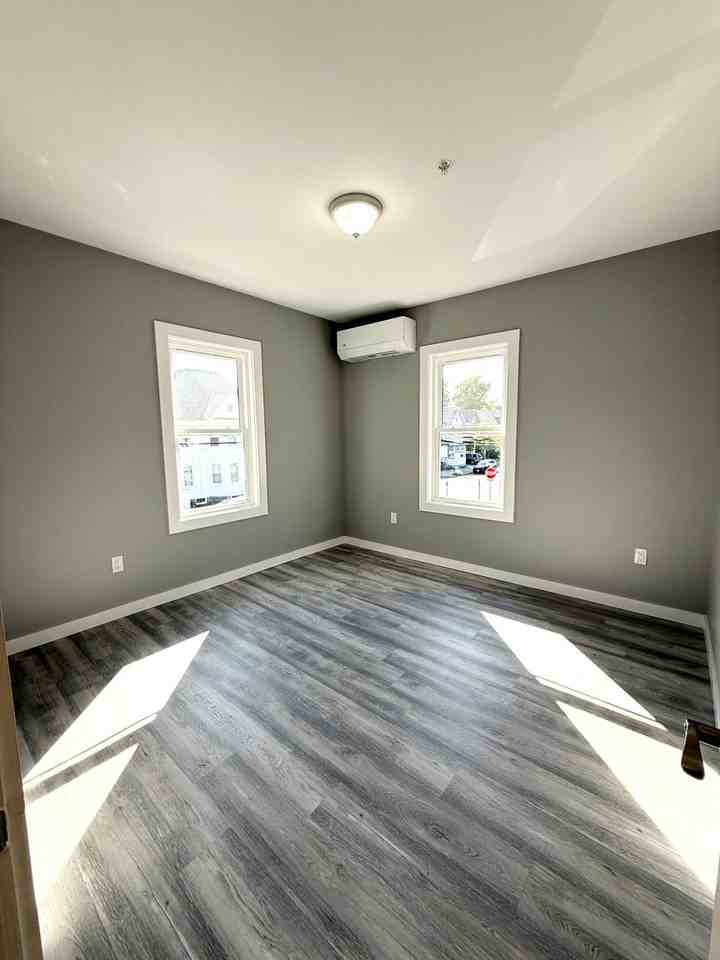 176 Smith Ave - Photo 5 of 26