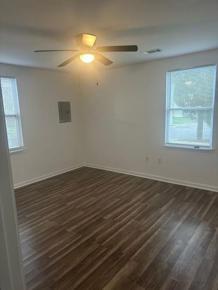 4304 Pauger St - Photo 3 of 8