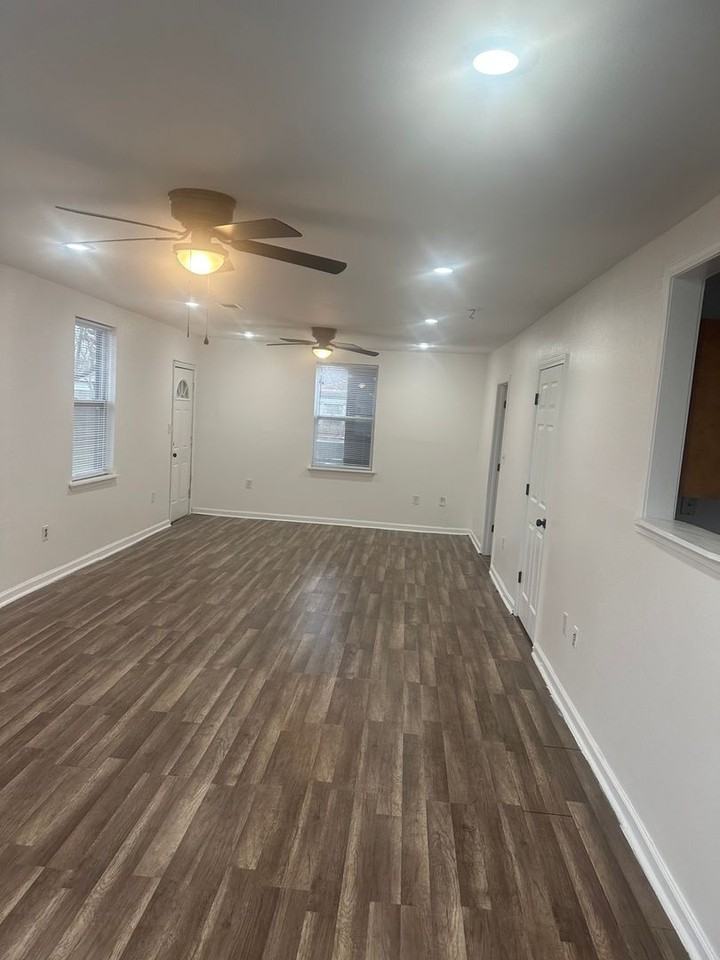 4304 Pauger St - Photo 6 of 8