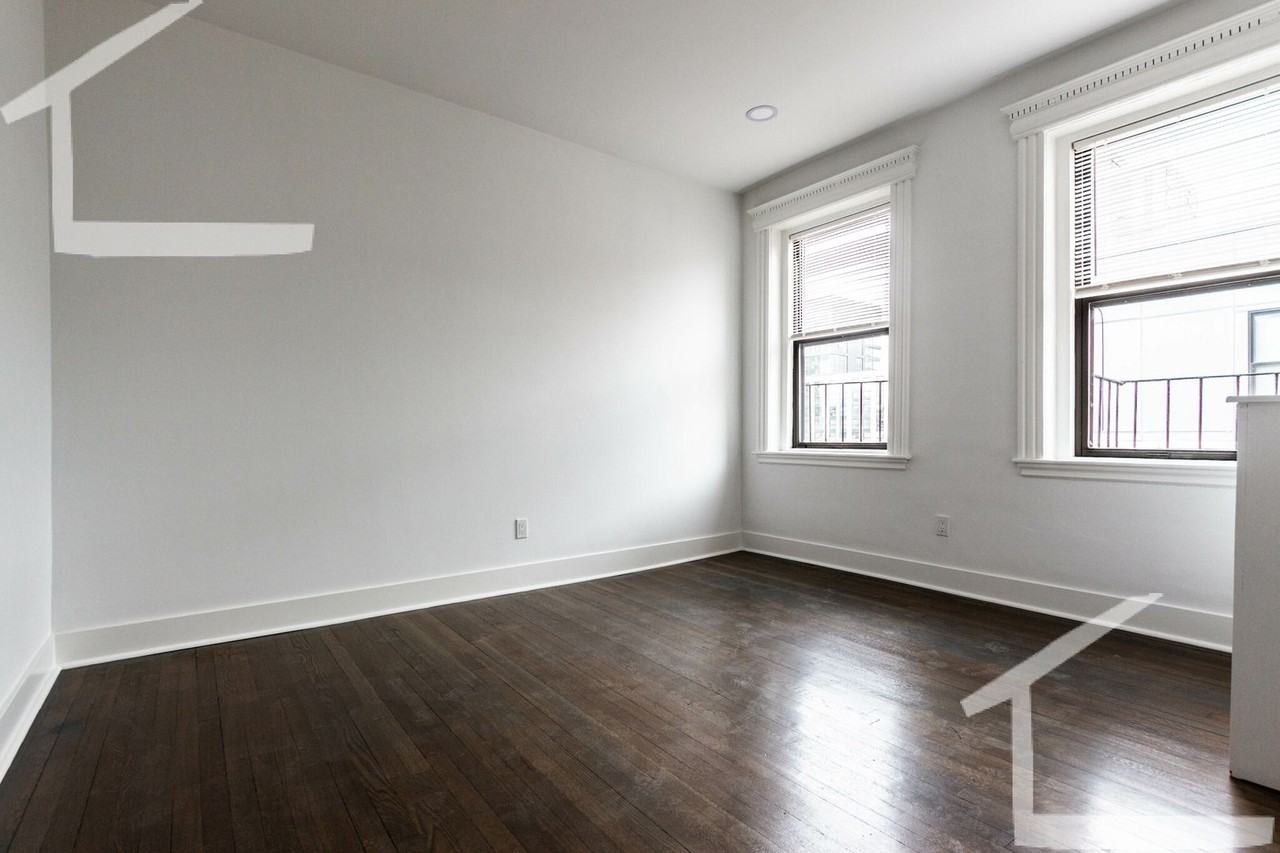 13 Queensberry St - Photo 2 of 9