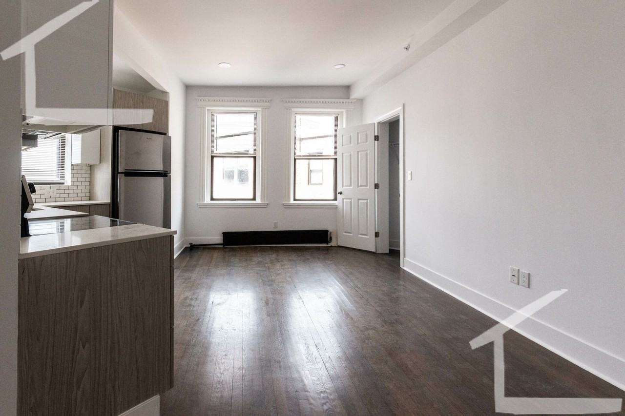 13 Queensberry St - Photo 3 of 9