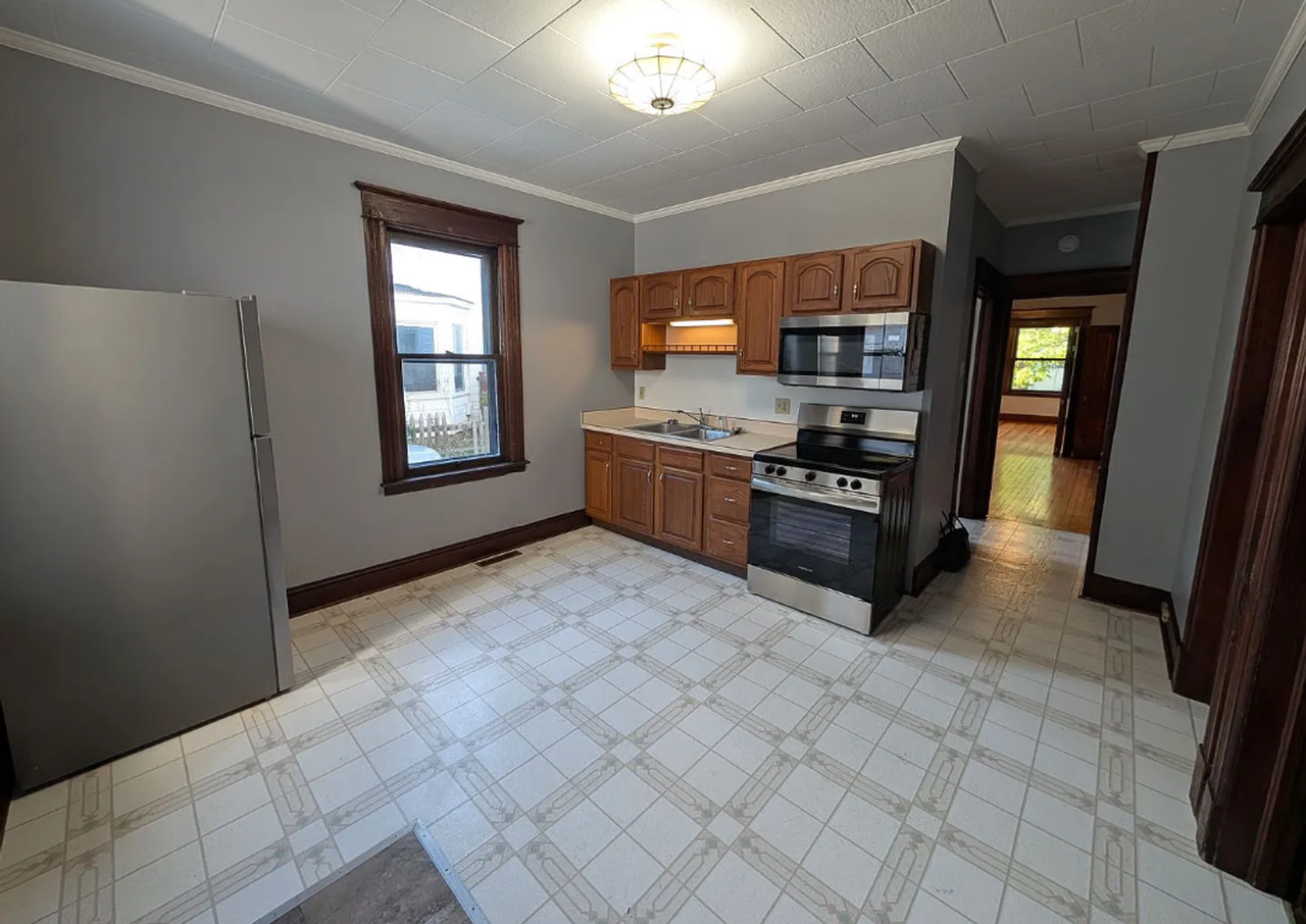 60 Mcelwain Ave #1 - Photo 3 of 7