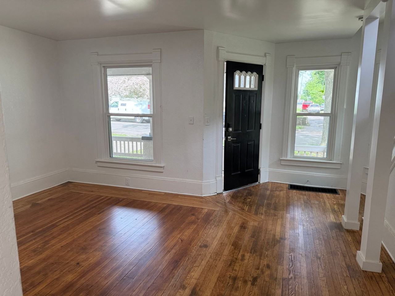 612 3rd St - Photo 3 of 17