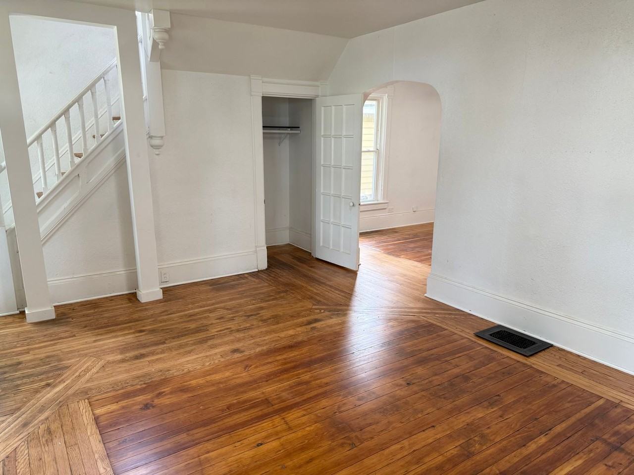 612 3rd St - Photo 4 of 17