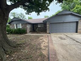 featured image of 1918 Oakhill Dr
