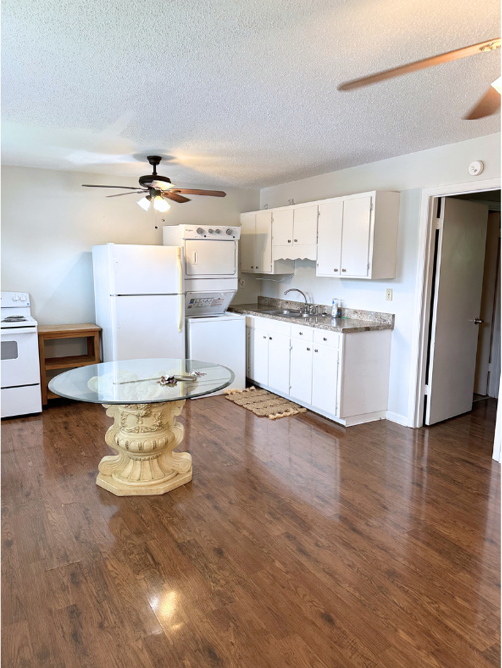 2018 Blythe Ave Se - Photo 6 of 18