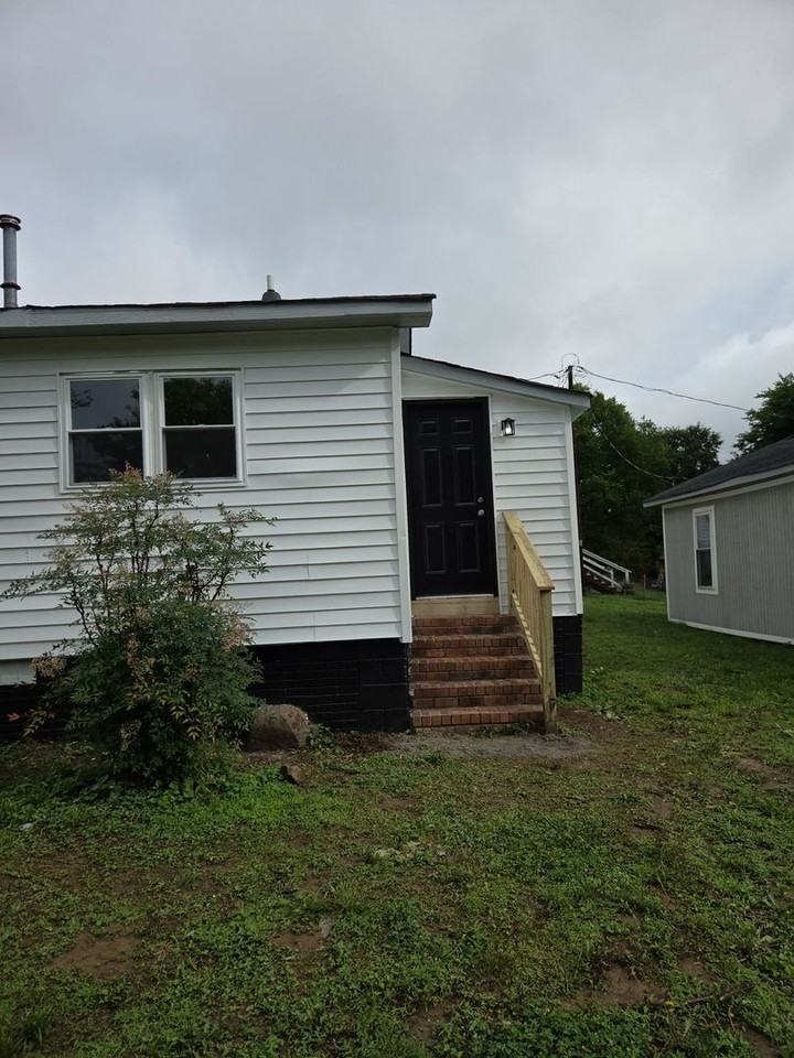201 N Gregory St - Photo 2 of 13
