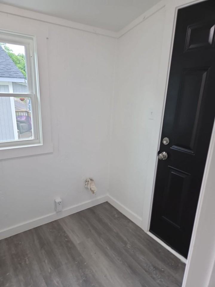 201 N Gregory St - Photo 7 of 13