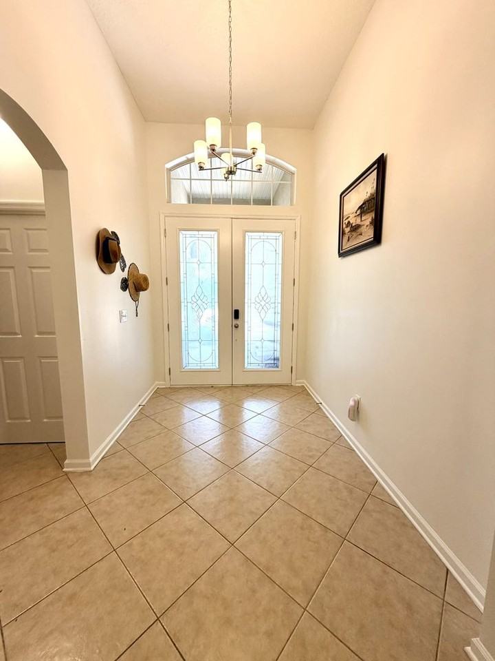 2411 Golfview Dr - Photo 2 of 24