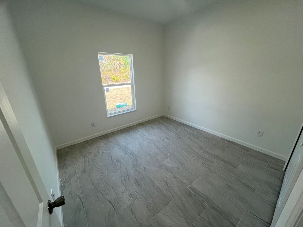 3016 62nd St W - Photo 5 of 26