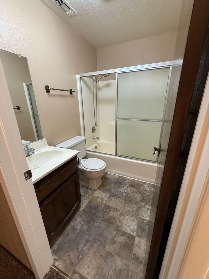 731 Mikkelsen Dr - Photo 6 of 14