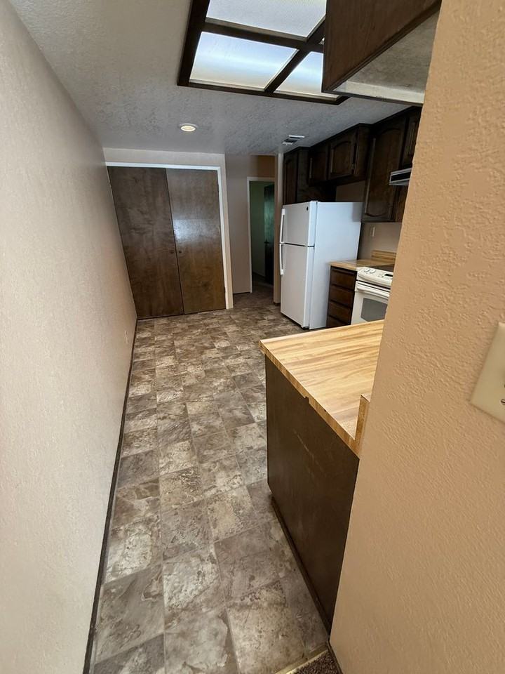 731 Mikkelsen Dr - Photo 7 of 14
