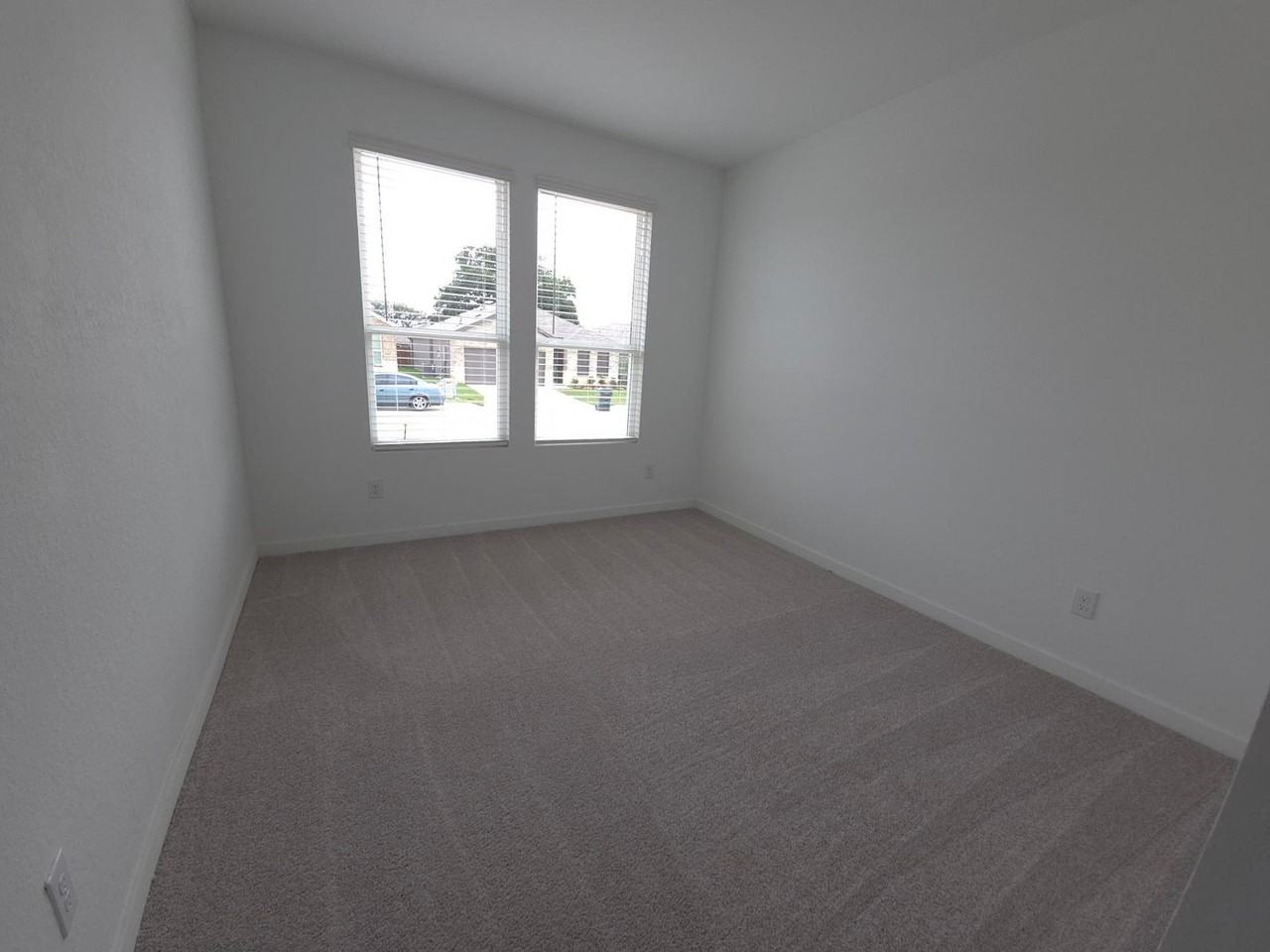 243 Juanita Way - Photo 4 of 17