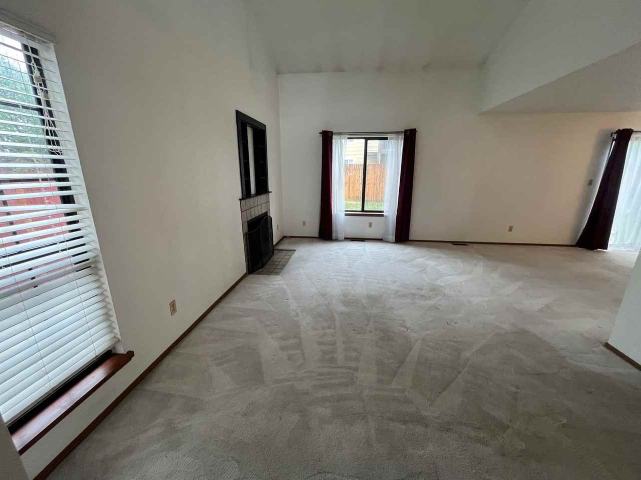 7734 Yates St - Photo 4 of 25