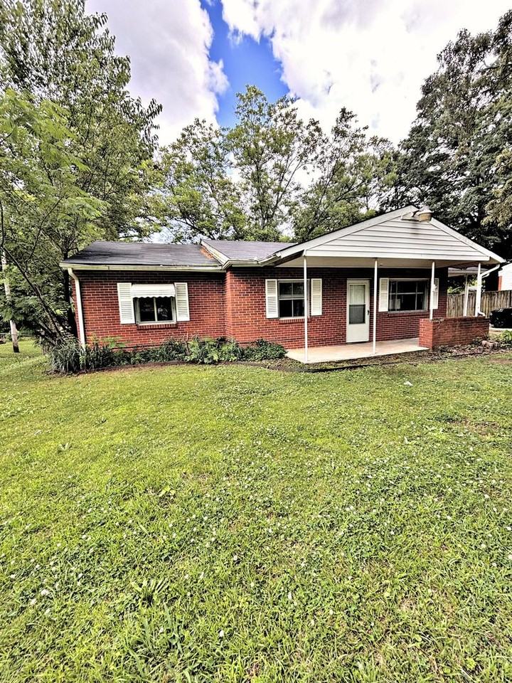 1006 Danville Rd Sw - Photo 2 of 16