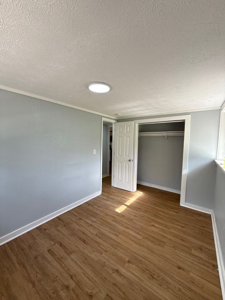 5168 Crooked Ln - Photo 3 of 6