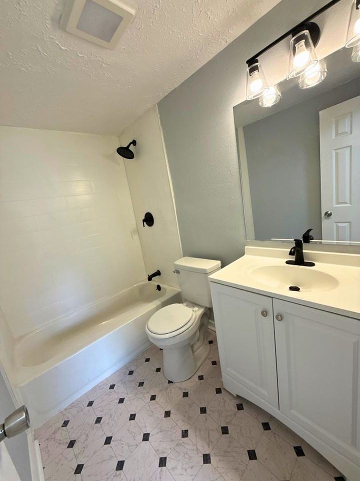 5168 Crooked Ln - Photo 5 of 6