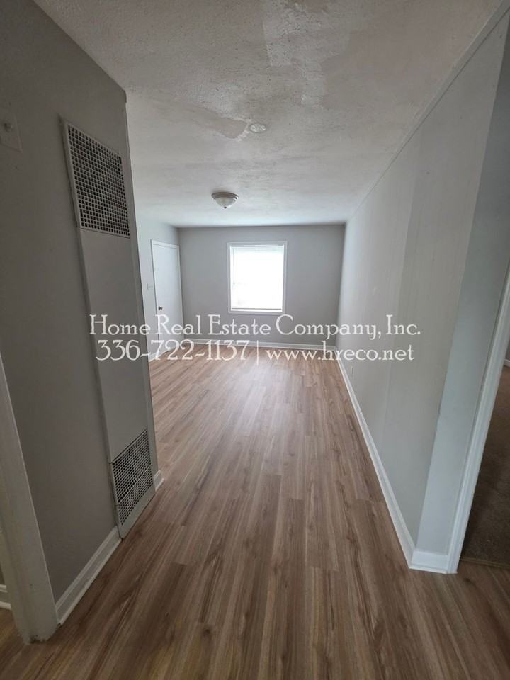 1340 Gray Ave #B - Photo 4 of 7