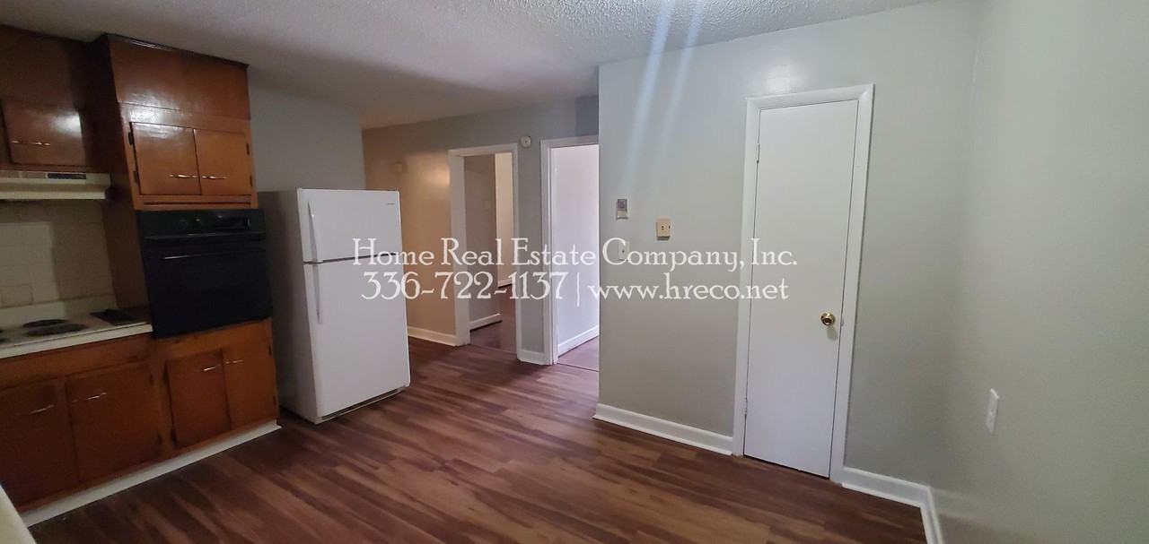 135 E Wall St #7 - Photo 2 of 4