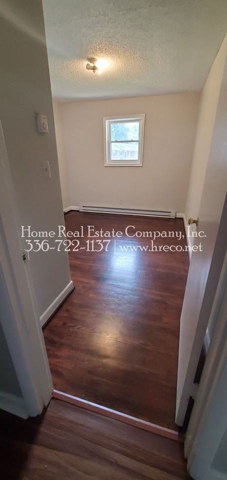 135 E Wall St #7 - Photo 4 of 4
