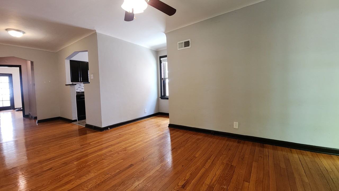 6362-64 Sutherland - Photo 7 of 14