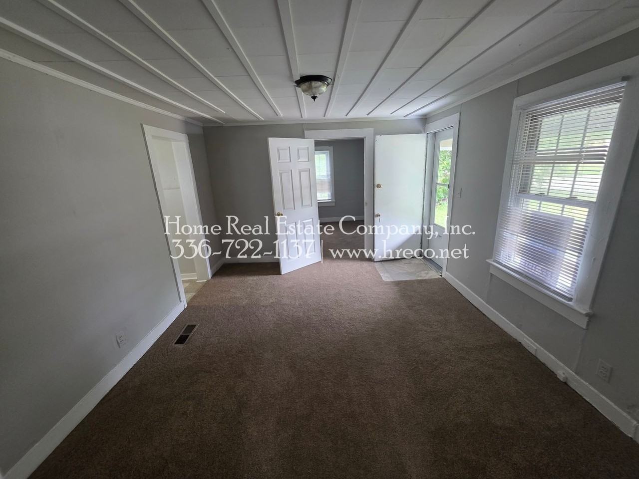 2601 Machine St - Photo 2 of 9
